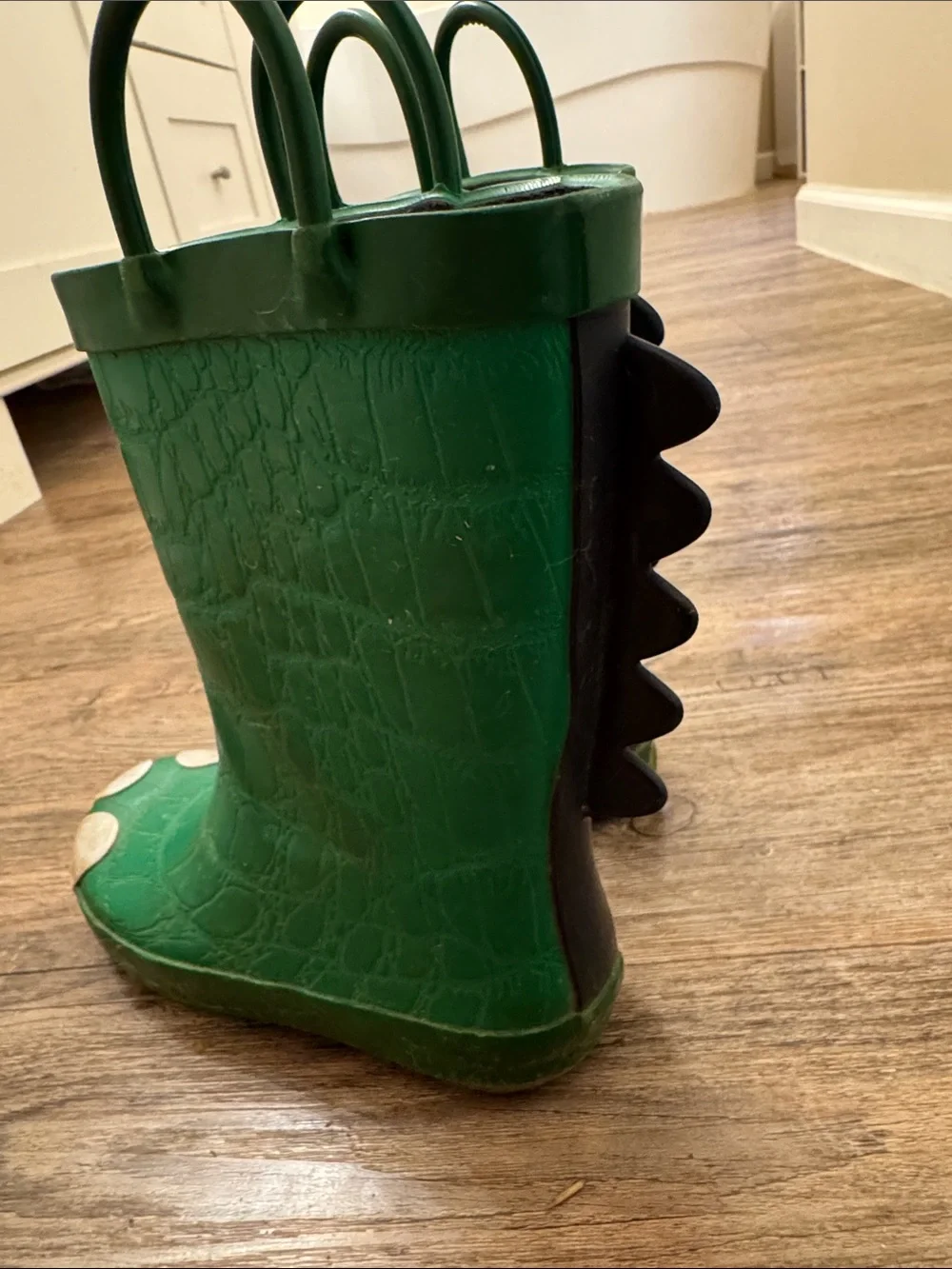 Kids Green Dinosaur-Style Rain Boots with Paw-Toe Detail